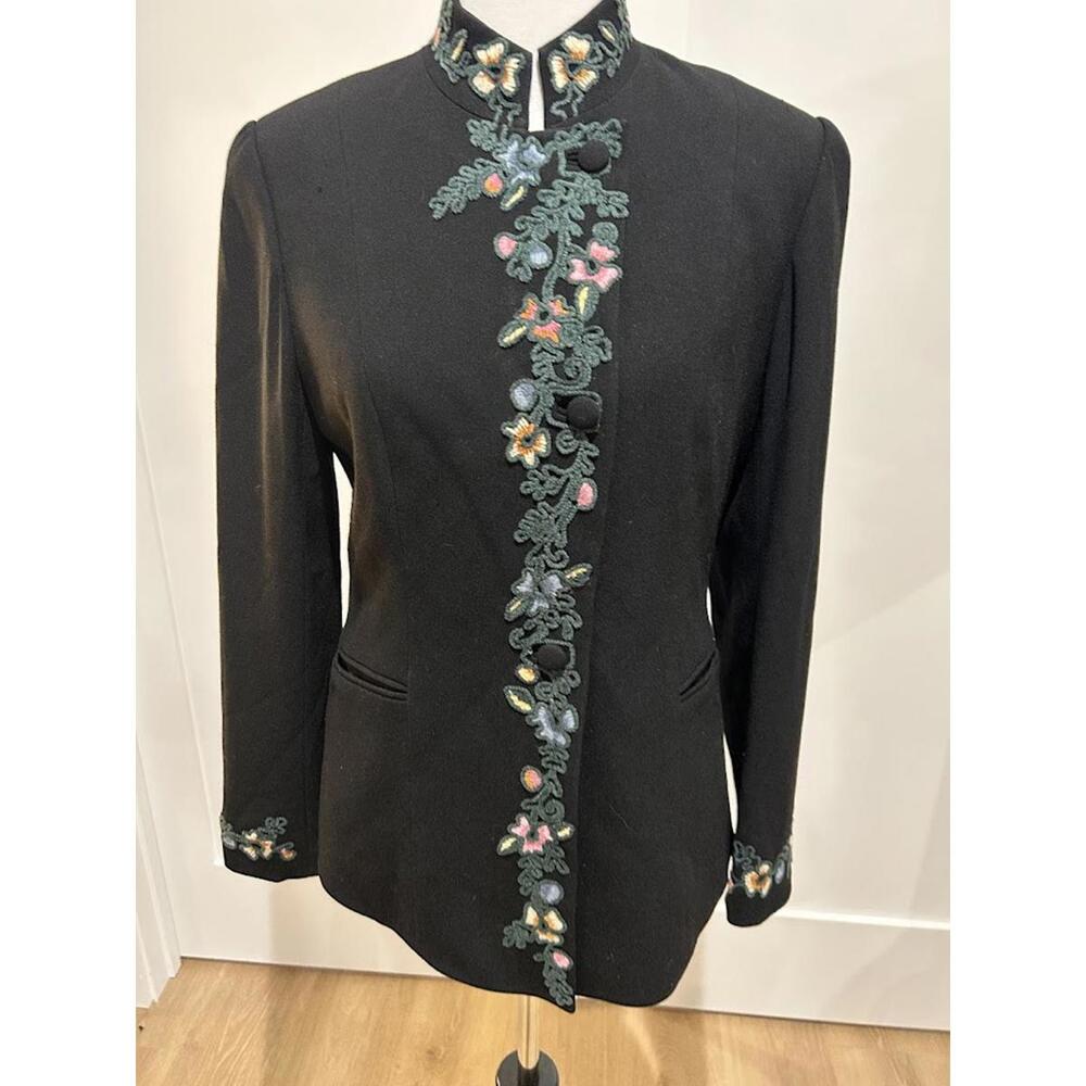 Zelda Vintage Black Wool Blend Embroidered Floral Mandarin Collar Blazer Size 10